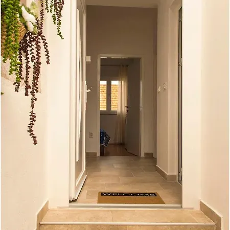 Admiral Apartment Kali